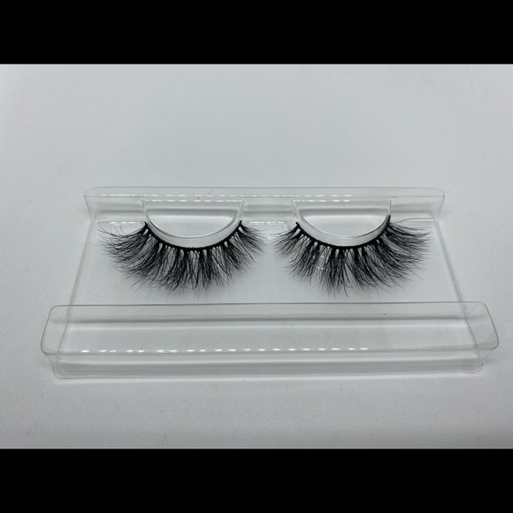 JHaley Beauty LLC Luxury Mink Lashes - Picture 8 of 10